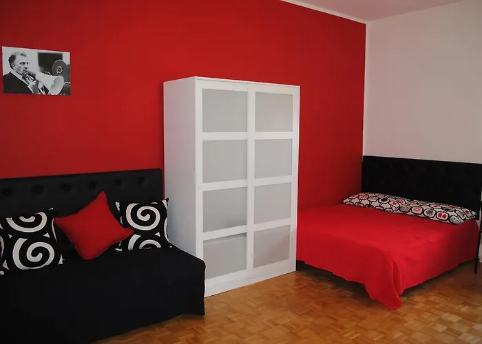 Federico Fellini Διαμέρισμα *