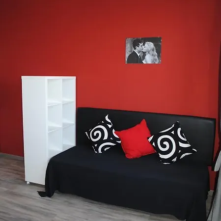 费里尼公寓 里米尼